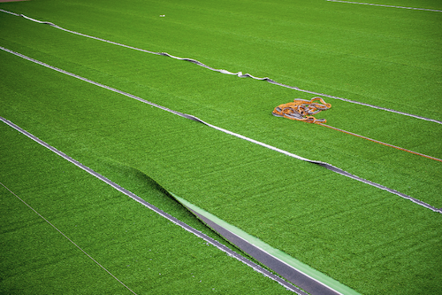 cancha de pasto sintético